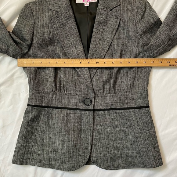 VTG Y2K Women’s Gray Pantsuit Blazer Set, Y2K Office Siren Core, Corp. Baddie - Picture 10 of 16